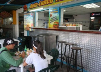 Comer en la calle todos los días se ha convertido en una renta