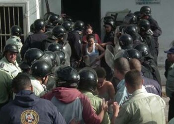 El comisionado agregado Power Cano aclaró que luego de pasar la tormenta se realizó el conteo de lo 134 detenidos sin encontrar novedad alguna, descartando de plano la fuga de alguno de los reclusos.