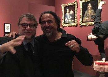 La exposición permite recorrer las cosas que le han "conmovido, inspirado y consolado" en el transcurso en la vida del artista (derecha).