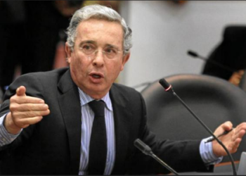 Uribe pide "intervención doméstica" en Venezuela con apoyo internacional