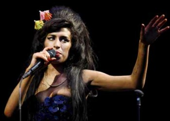 El 23 de julio de 2011, cuando tenía 27 años terminó la tormentosa vida de una de las artistas más influyentes de los últimos tiempos
