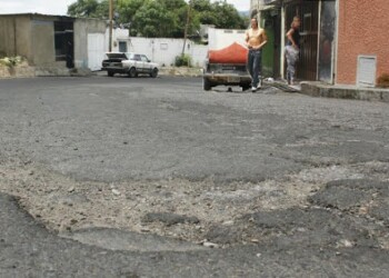 Huecos son un dolor de cabeza para conductores