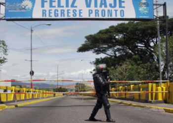 Venezuela anuncia el cierre comercial de la frontera con Colombia por aftosa