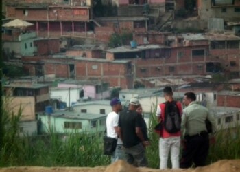 Los occisos habrían sido señalados por la comunidad como miembros de una banda delictiva