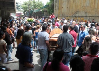 El joven taxista recibió una última despedida en la línea donde diariamente laboraba