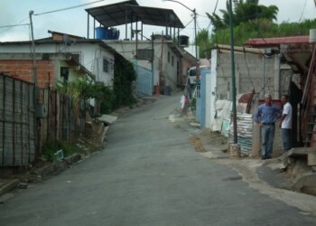 Moradores esperan incorporación de tubo matriz