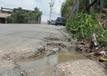 La vialidad tiene 10 años sin ser repavimentada
