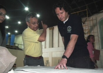 Garcés inspeccionó los avances de la rehabilitación del teatro Lamas