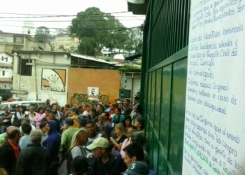 La cola fue organizada y controlada por consejos comunales y funcionarios de Carrizal