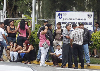 El hombre presentó múltiples impactos tras el intercambio de balas