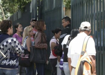 En septiembre de 2015 la Alcaldía del municipio Guaicaipuro emitió un decreto que prohíbe la pernocta de personas