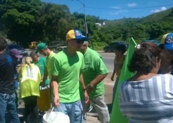 Asistieron a más de mil 500 personas en una de las colas registradas este jueves en Los Teques