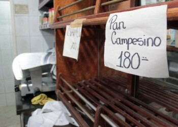 Las panaderías se ven limitadas a la hora de vender el pan, debido a que la materia prima que poseen es poca