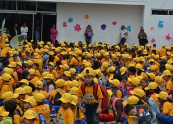 La lluvia no impidió que los más pequeños disfrutaran de la inauguración del plan vacacional.