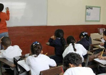 Las clases inician una semana tarde sin justificación aparente.