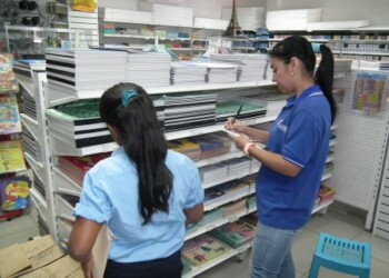 Muchos chipilines retomaron clases con uniformes e implementos sobrantes del año pasado