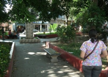 Plaza de El Rincón es una boca de “lobo” en horas de la noche