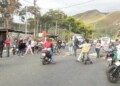 Trancaron la vía por varias horas