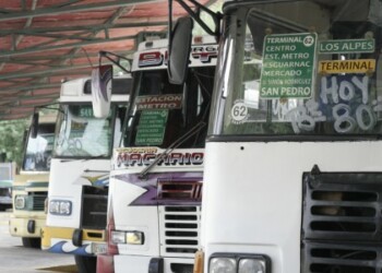 El alcalde de Guaiciapuro, Francisco Garcés, califico de arbitrario e ilegal el aumento del pasaje urbano aplicado por al menos seis líneas de transporte.