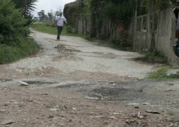 Deben caminar por un trayecto irregular