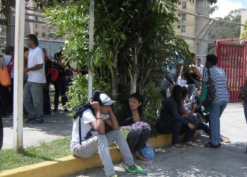 En predios de la policía científica se conoció que los fallecidos tenían registro policial por múltiples delitos.