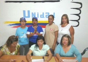 Las mujeres felicitaron al diario La Región en sus 33 aniversario “informando al pueblo mirandino”