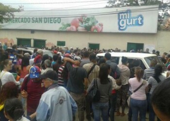 Siguen las protestas por falta de comida en Altos Mirandinos