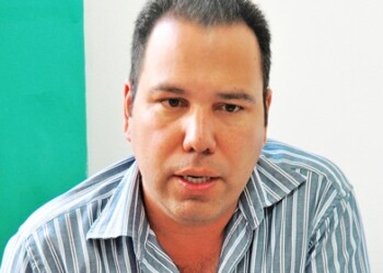 Abogado Héctor Medina, presidente de la Comisión de Política y Legislación del Concejo Municipal de Los Salias