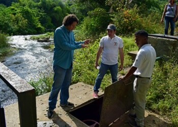 El primer punto en el que estuvo fue el pozo de Hidrocapital que surte el agua a toda la parroquia