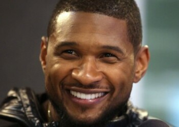 El artista estadounidense Usher recibió este miércoles su estrella en el Paseo de la Fama de Hollywood