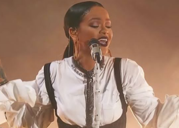 Rihanna recordó a la multitud que ella misma migró desde Barbados