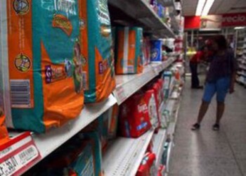 A quienes les gusta acompañar sus alimentos con mayonesa deberán desembolsillar Bs. 2.100 por el pote, mientras que el de salsa de tomate se cotiza en 2.390, número que es seguido muy de cerca por la mostaza