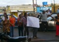 Los manifestantes señalaron que les estaban mandado el servicio solo una vez por semana, pero ya van a cumplir 15 días que no reciben agua por las tuberías de sus casas