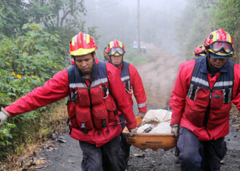 Hayan muerto hombre alfondo de barranco en cortada del guayabo