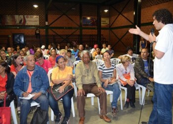 Vecinos expresan sus inquietudes en cada asamblea