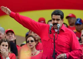 El presidente Nicolás Maduro convocó a los miembros del Consejo de Defensa de la Nación a una reunión para evaluar “el golpe parlamentario que buscan ejecutar los diputados opositores”.