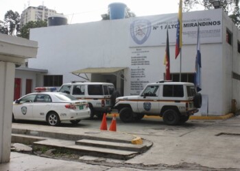 Funcionarios de la Policía del estado Miranda (Polimiranda) detuvieron a un sujeto luego de que intentara robarle el celular a un ciudadano