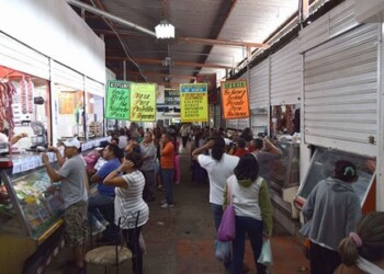 Una concesionaria del mercado aseguró que el regidor Yván Ledezma se ofreció a ayudarla luego de que le robaran más de 600 mil bolívares en mercancía