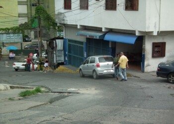 Habitantes de la zona aseguran que los atracos suceden casi a diario y de igual forma, los robos a motos