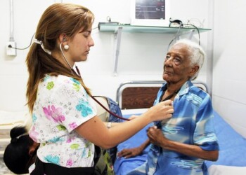 Una consulta de medicina general cuesta entre Bs 4.500 y 5.000