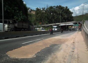 Hidrocapital rompió hace dos meses asfalto de la Panamericana