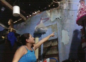 Una ruptura en el sistema de tuberías ha generado el bote de agua y este un gran número de filtraciones que han ido deteriorando las viviendas