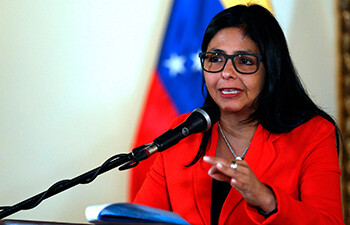 Vicepresidenta venezolana dice Pence llama a un golpe de Estado en su país