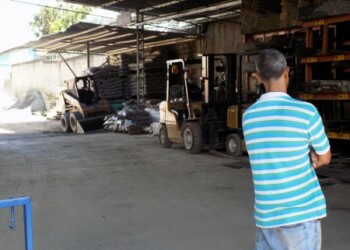 En cuanto al cemento, la cabilla y la pega industrial, el panorama sigue siendo el mismo desde el año pasado; no se consiguen o llegan muy pocos