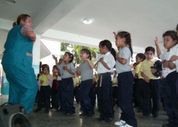 En  la UEE Taller General Rafael Urdaneta  dieron inicio a la Navidad el primero  de diciembre