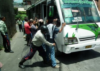 En lo que va de mes al menos 15 asaltos han sido perpetrados a bordo de las unidades colectivas que cubren la ruta del citado sector