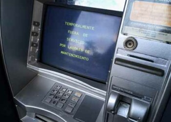 Algunos cajeros automáticos permanecen fuera de servicio.