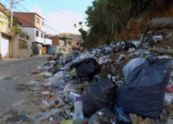 Malos olores proliferan en la calle El Milagro de la populosa comunidad de Los Teques