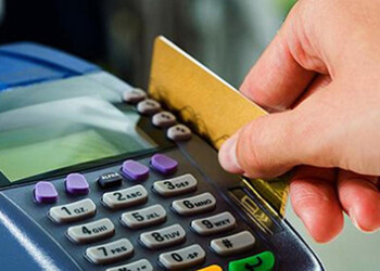 Falta de efectivo y falla en puntos de venta complica situación de comerciantes