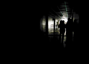 La gobernadora indicó que se encuentra paralizado el servicio de inmunizaciones en toda la geografía regional para evaluar las condiciones biológicas de las vacunas y determinar si han sido afectadas o no, ante las bajas de luz